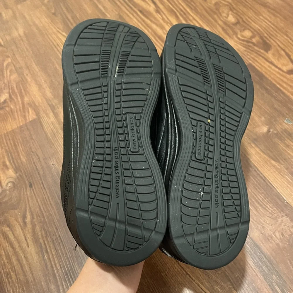 New Balance 577 Black Velcro Shoes Size 12